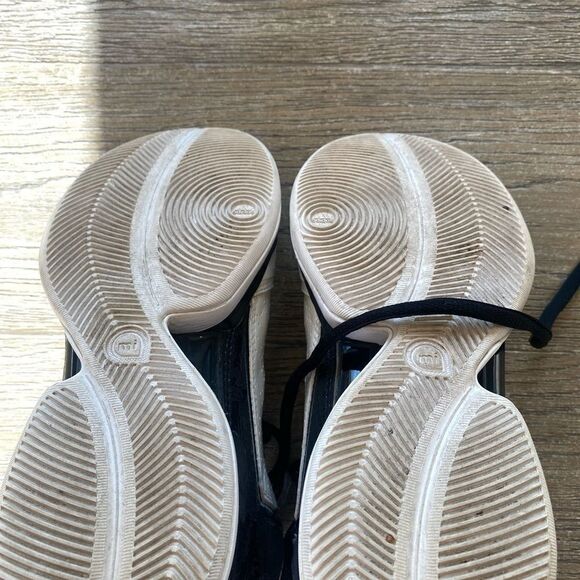 Derrick Rose BasketBAll Shoes  - Picture 5 of 9